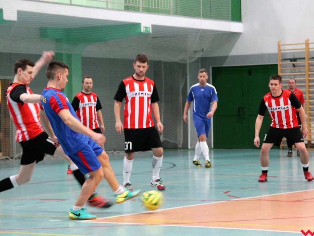 Halówka wchodzi w decydującą fazę