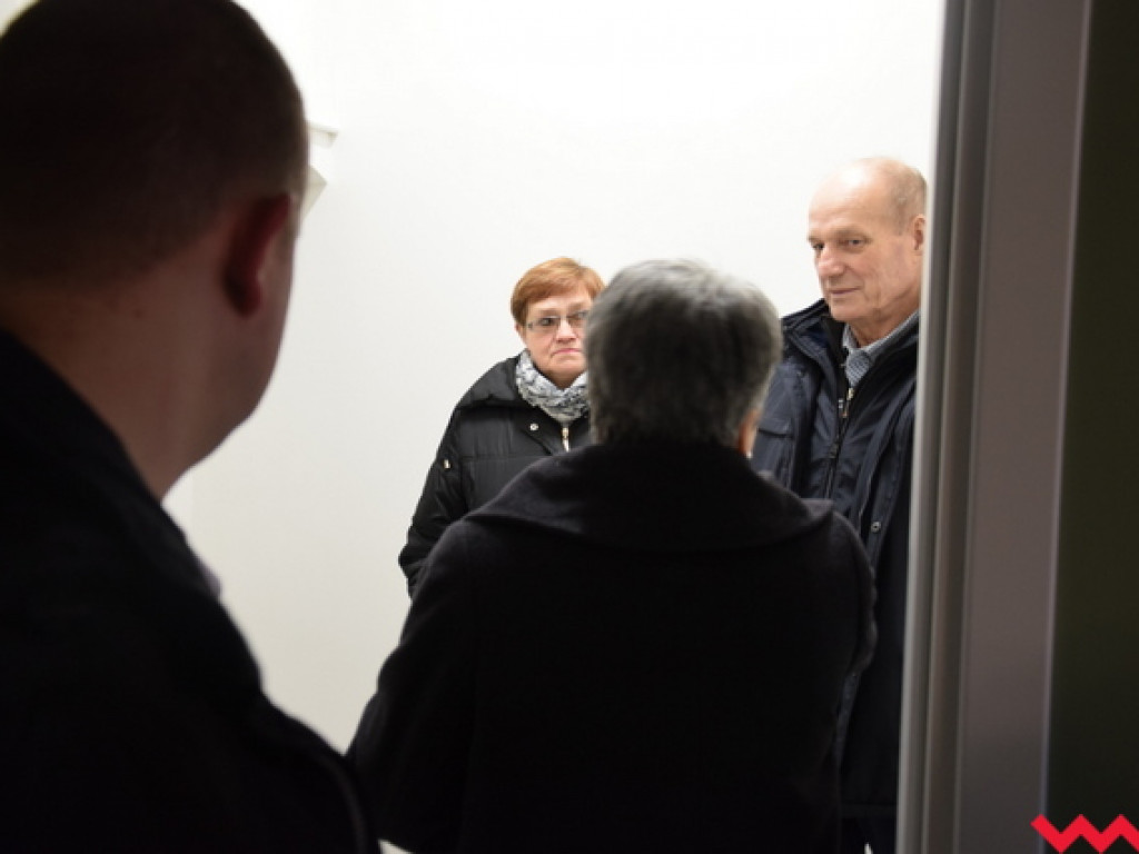 Stół – 2393 zł, krzesło – 849 zł, pochłaniacz – 2700 zł... Co wydarzyło się w Klubie Seniora?