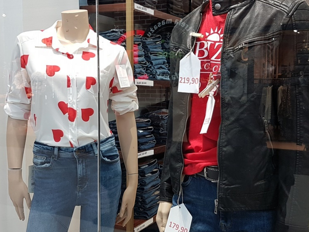 Ulice w barwach czerwieni. Jak co roku zalały nas walentynkowe serduszka