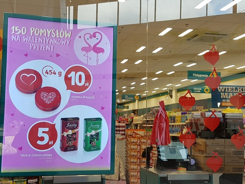 Ulice w barwach czerwieni. Jak co roku zalały nas walentynkowe serduszka