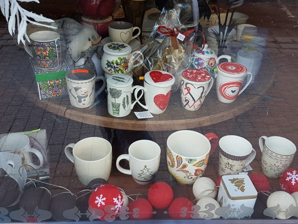 Ulice w barwach czerwieni. Jak co roku zalały nas walentynkowe serduszka