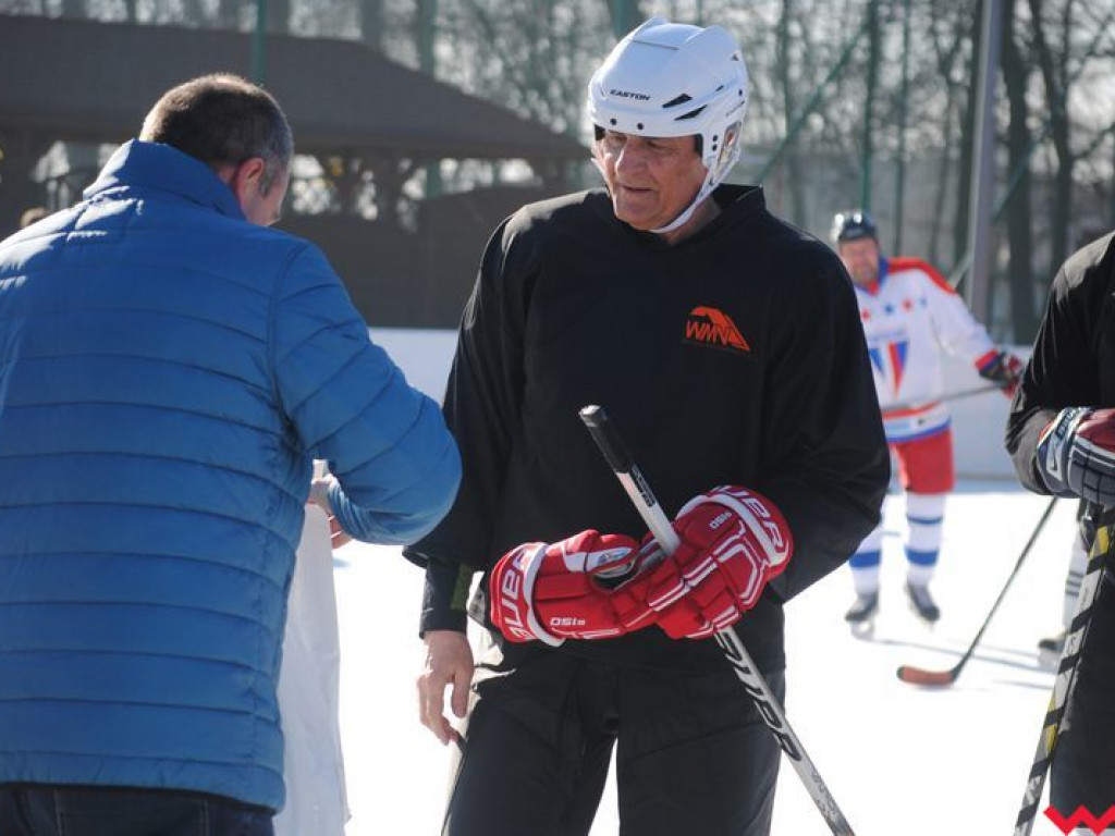 Mecz na podsumowanie pięćdziesięciu lat gry w hokeja na lodzie