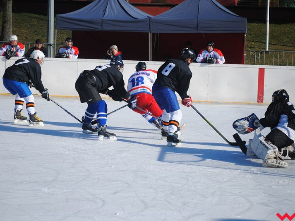 Mecz na podsumowanie pięćdziesięciu lat gry w hokeja na lodzie