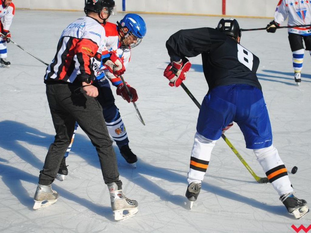 Mecz na podsumowanie pięćdziesięciu lat gry w hokeja na lodzie