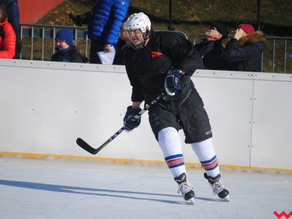 Mecz na podsumowanie pięćdziesięciu lat gry w hokeja na lodzie
