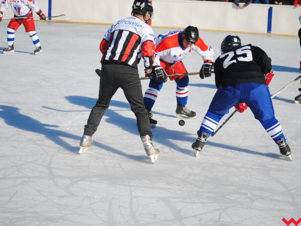 Mecz na podsumowanie pięćdziesięciu lat gry w hokeja na lodzie