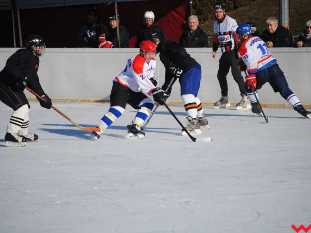 Mecz na podsumowanie pięćdziesięciu lat gry w hokeja na lodzie