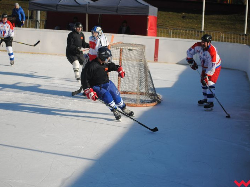 Mecz na podsumowanie pięćdziesięciu lat gry w hokeja na lodzie