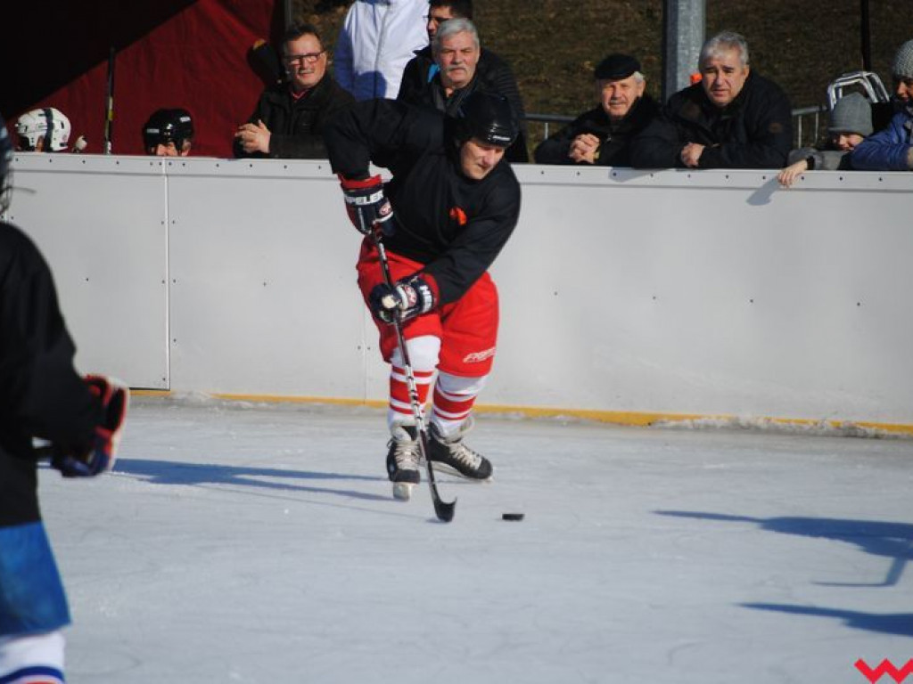Mecz na podsumowanie pięćdziesięciu lat gry w hokeja na lodzie