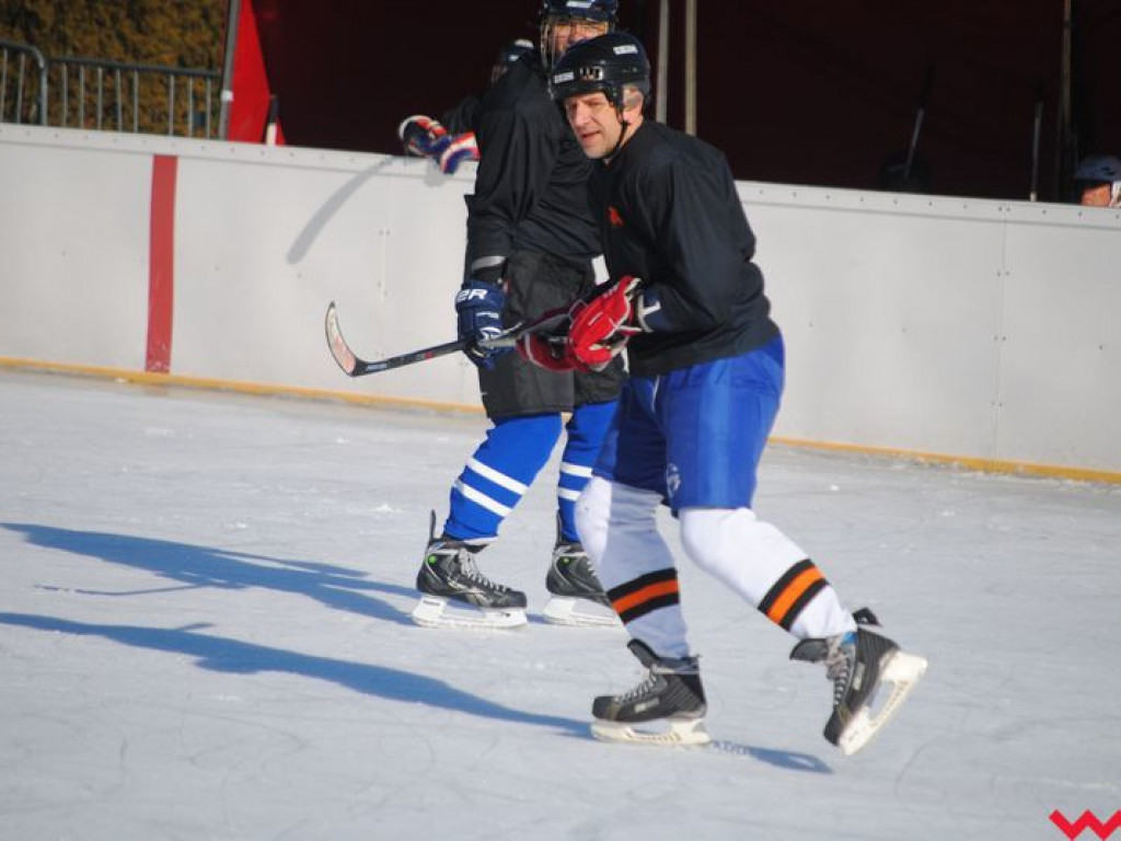 Mecz na podsumowanie pięćdziesięciu lat gry w hokeja na lodzie