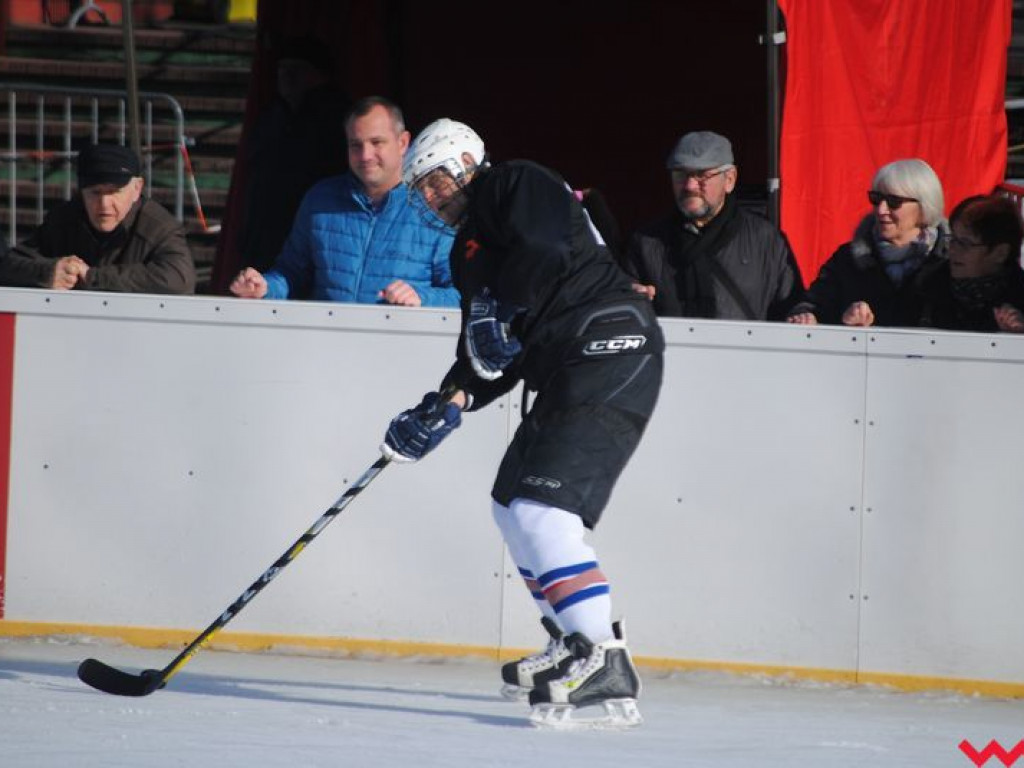 Mecz na podsumowanie pięćdziesięciu lat gry w hokeja na lodzie