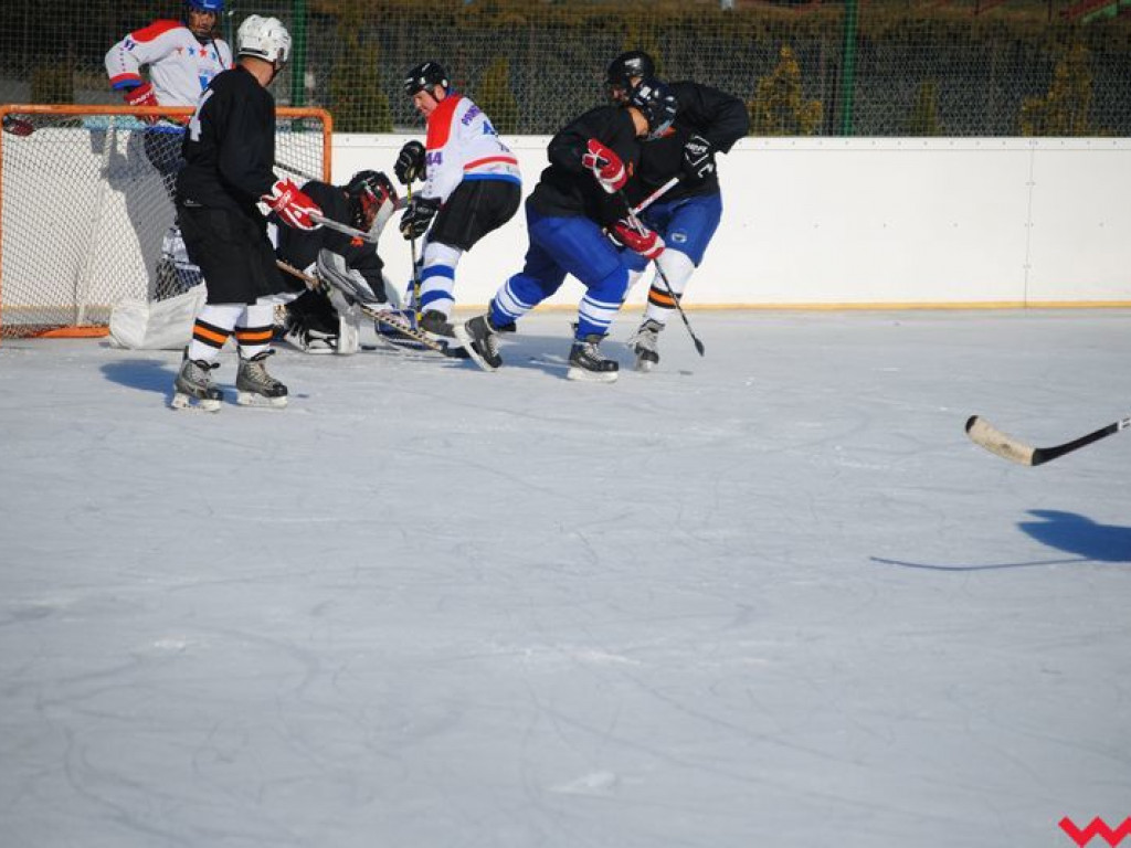 Mecz na podsumowanie pięćdziesięciu lat gry w hokeja na lodzie