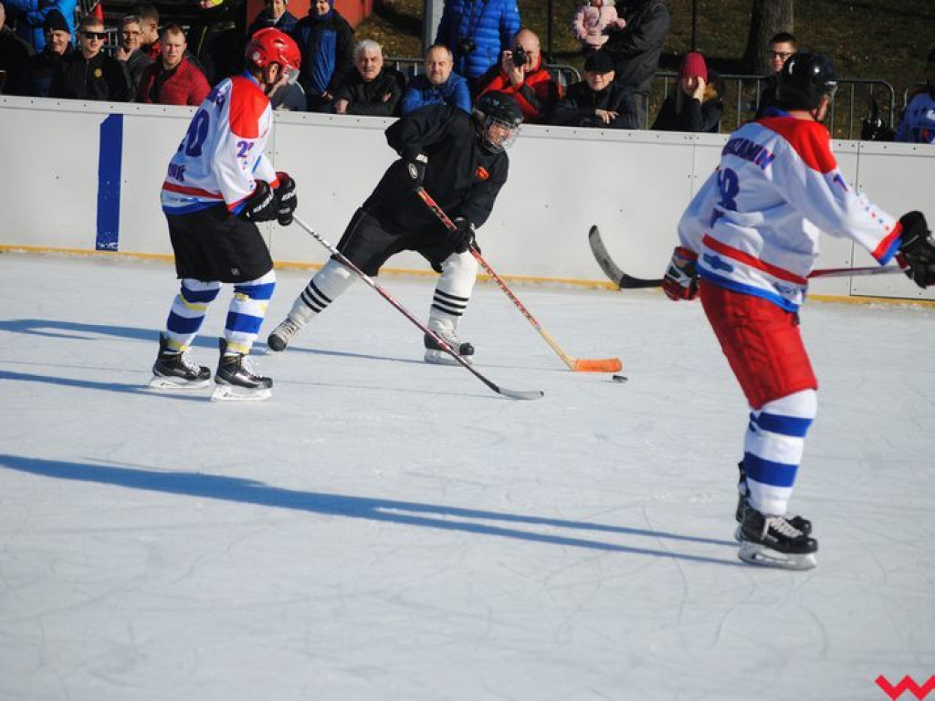 Mecz na podsumowanie pięćdziesięciu lat gry w hokeja na lodzie