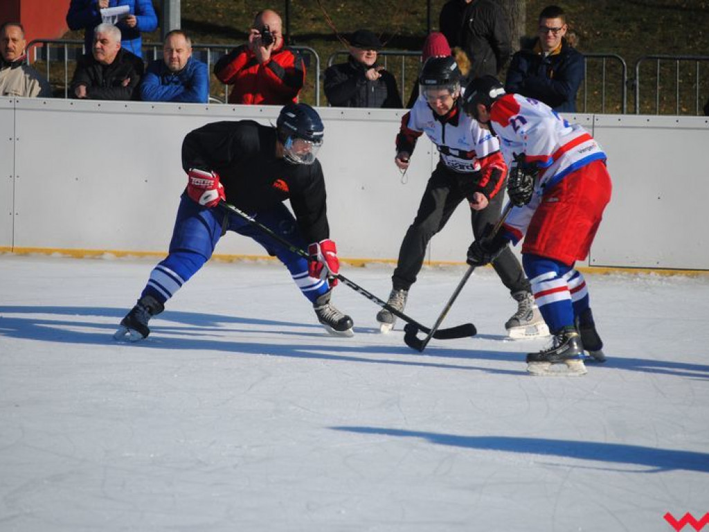 Mecz na podsumowanie pięćdziesięciu lat gry w hokeja na lodzie