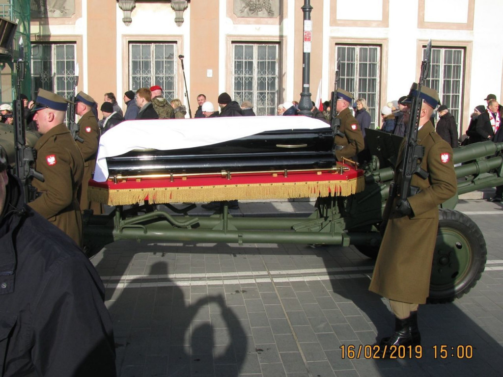 Mieszkańcy powiatu wrzesińskiego uczestniczyli w pogrzebie byłego premiera Jana Olszewskiego