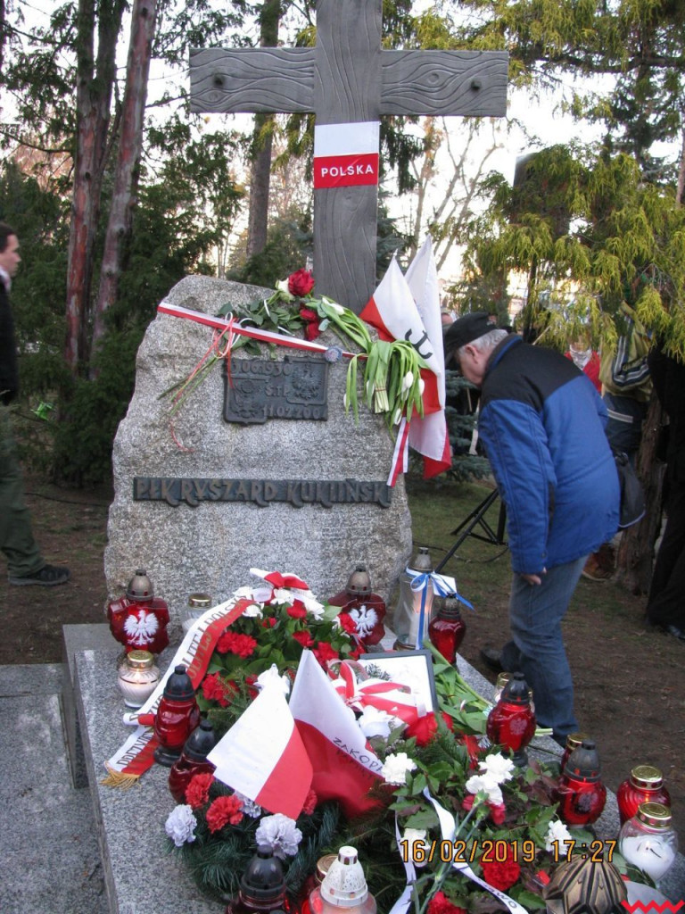 Mieszkańcy powiatu wrzesińskiego uczestniczyli w pogrzebie byłego premiera Jana Olszewskiego