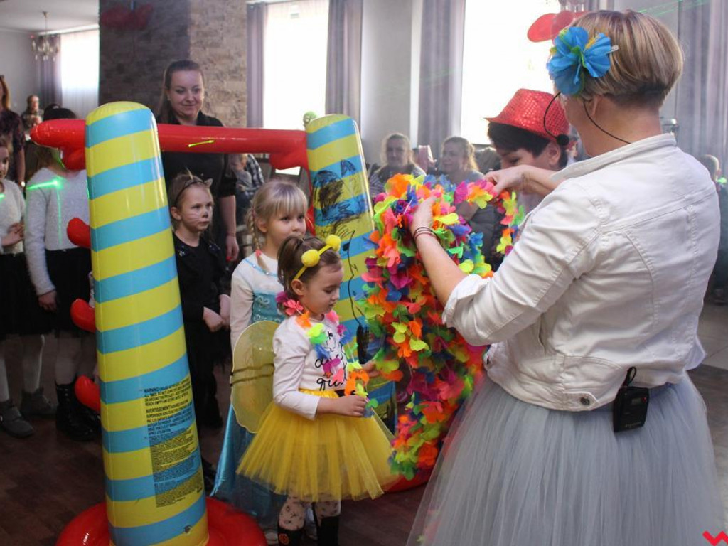Bal karnawałowy dla dzieci z Parafialnym Zespołem Caritas