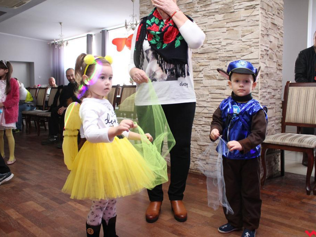 Bal karnawałowy dla dzieci z Parafialnym Zespołem Caritas