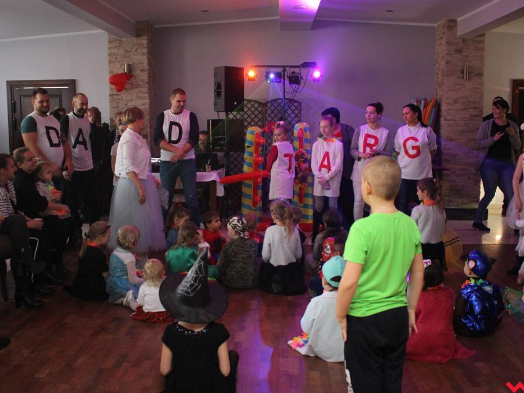 Bal karnawałowy dla dzieci z Parafialnym Zespołem Caritas