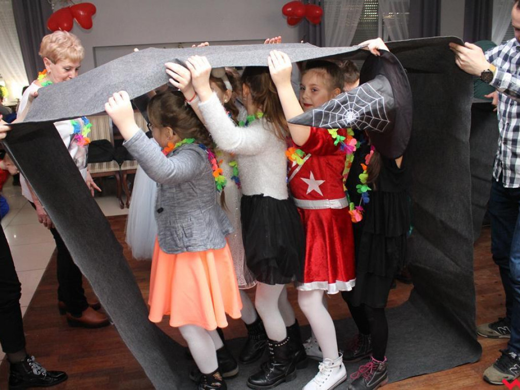 Bal karnawałowy dla dzieci z Parafialnym Zespołem Caritas