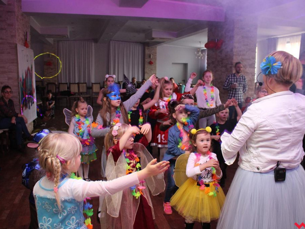 Bal karnawałowy dla dzieci z Parafialnym Zespołem Caritas