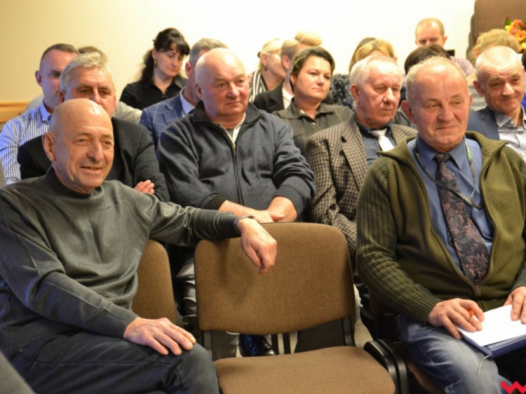 Nowy radny złożył ślubowanie, a sołtys proponuje dawać ludziom pampersy