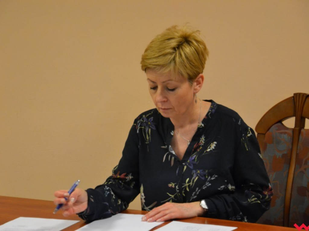 Nowy radny złożył ślubowanie, a sołtys proponuje dawać ludziom pampersy