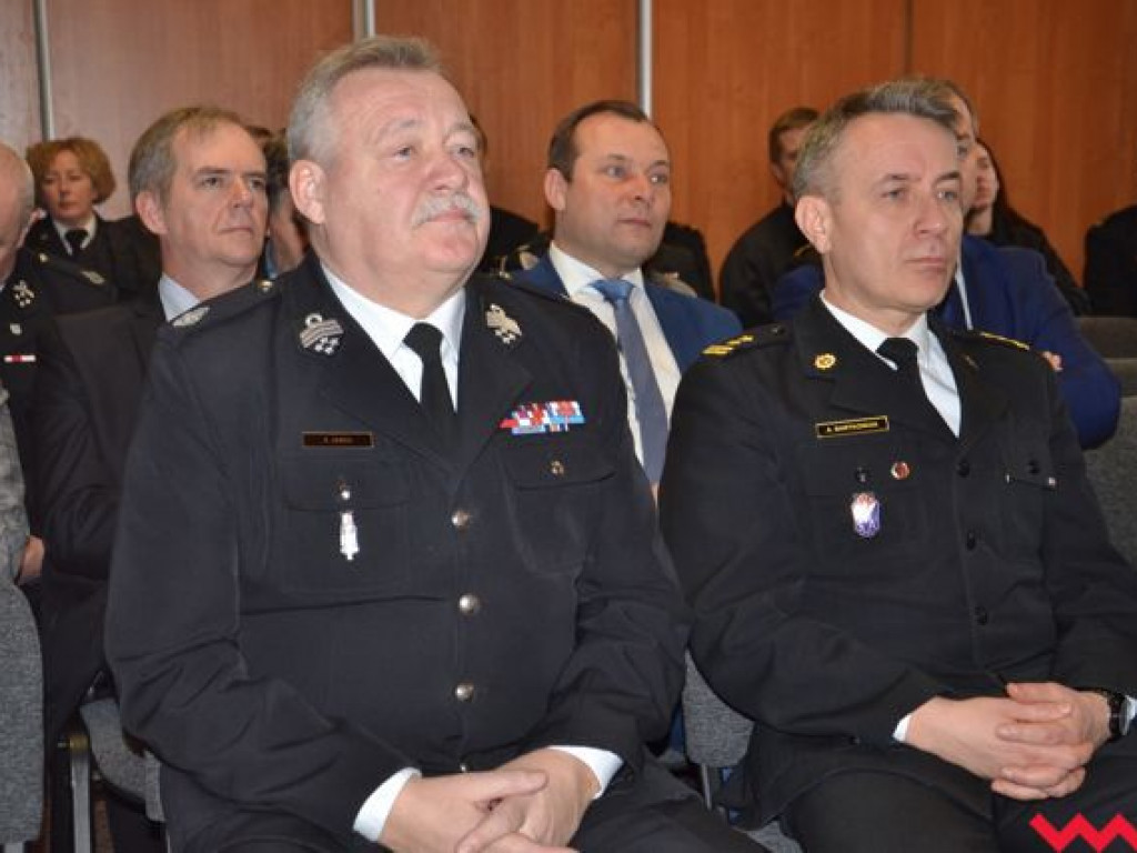 Strażacy podsumowali rok. Oficjalnie przekazano im też kluczyki do podnośnika