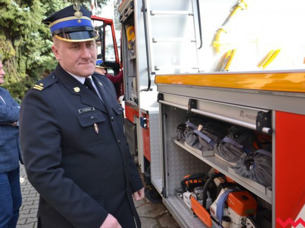 Strażacy podsumowali rok. Oficjalnie przekazano im też kluczyki do podnośnika