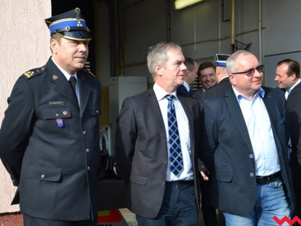 Strażacy podsumowali rok. Oficjalnie przekazano im też kluczyki do podnośnika