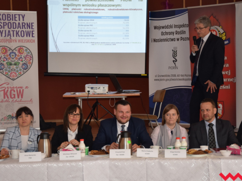 Spotkanie z rolnikami w Pałczynie. Urzędnicy przedstawili raporty o stanie rolnictwa