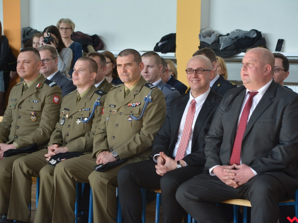 Umowa między ZSTiO a Szkołą Podoficerską Wojsk Lądowych podpisana w dzień patrona