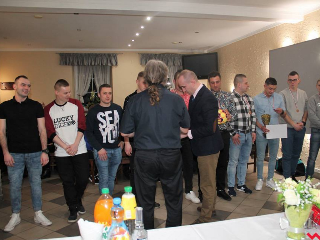 Halowe zmagania piłkarskie zakończone