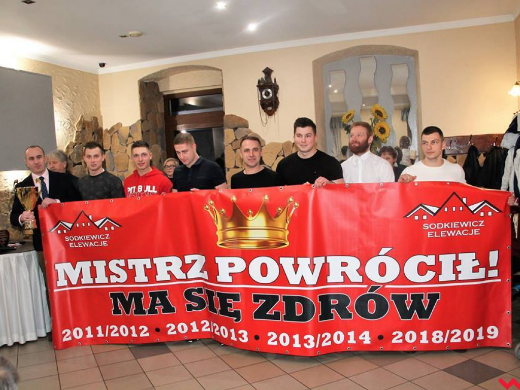 Halowe zmagania piłkarskie zakończone