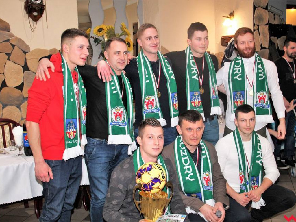 Halowe zmagania piłkarskie zakończone