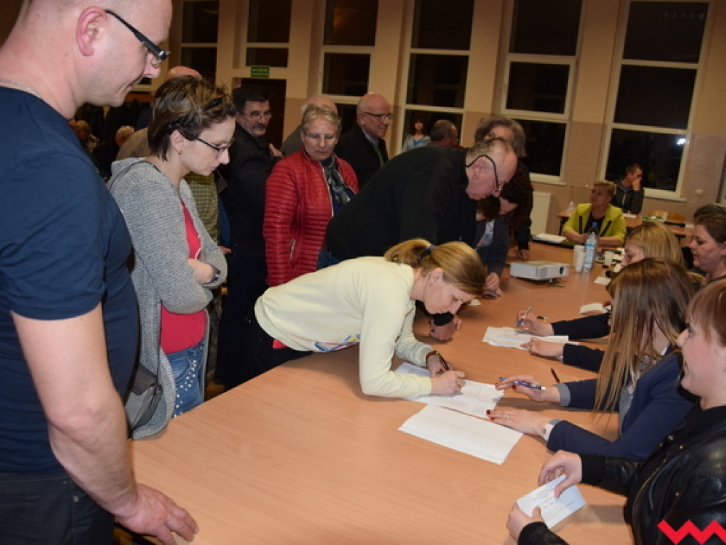 Supersprawozdanie, aplauz i... Agnieszka Frąckowiak nadal sołtysem Bieganowa!