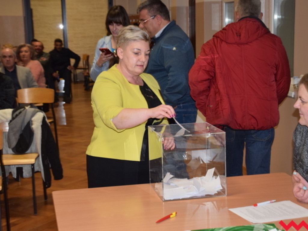 Supersprawozdanie, aplauz i... Agnieszka Frąckowiak nadal sołtysem Bieganowa!
