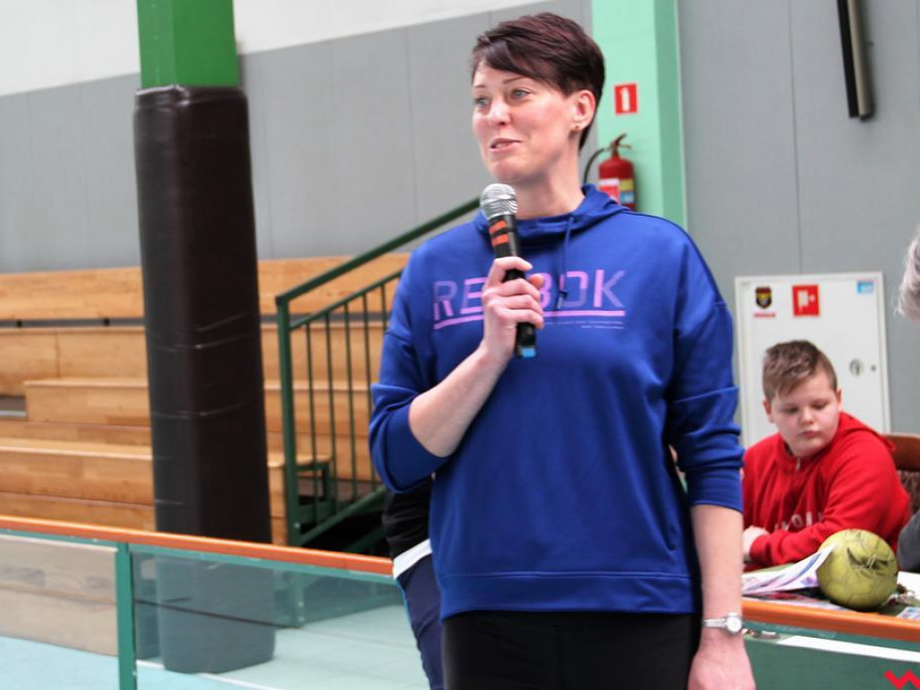 Dziewczyny z powiatu grały w piłkę ręczną