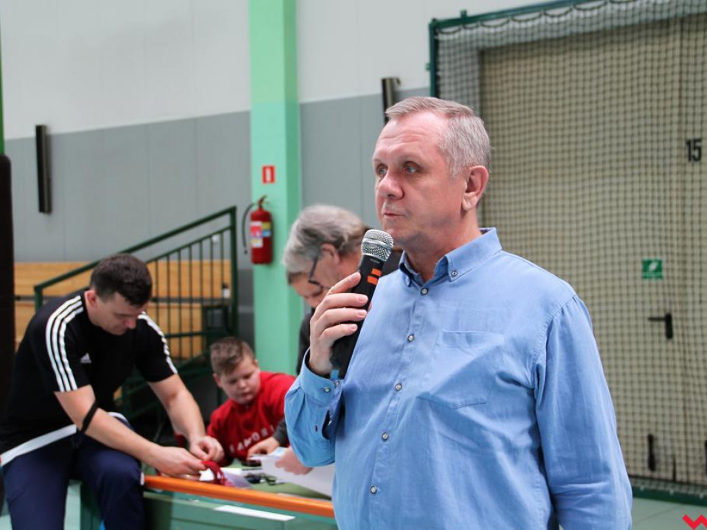 Dziewczyny z powiatu grały w piłkę ręczną