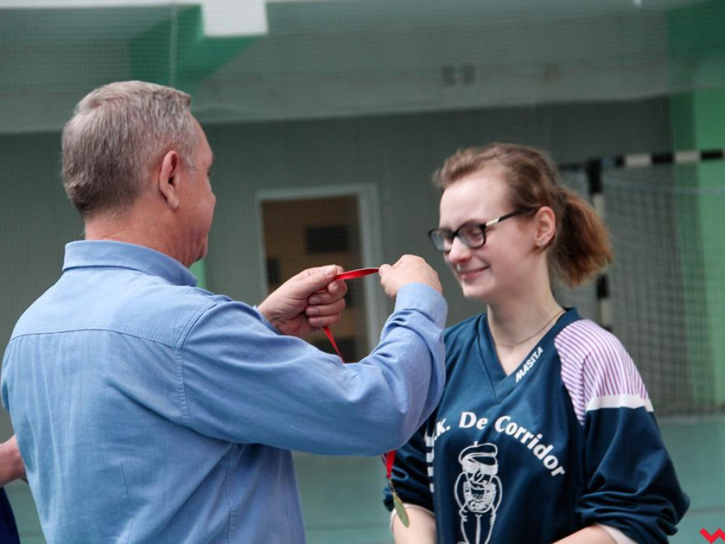 Dziewczyny z powiatu grały w piłkę ręczną