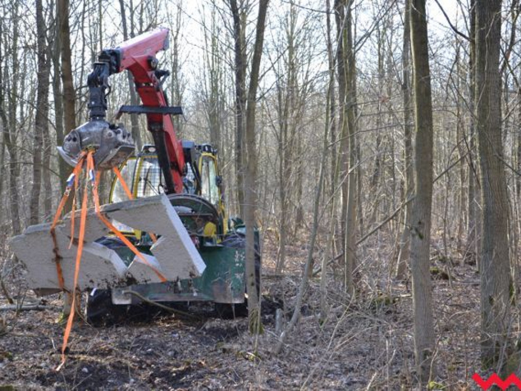Po pół wieku rozebrano pomnik żołnierzy radzieckich w Sarnicach