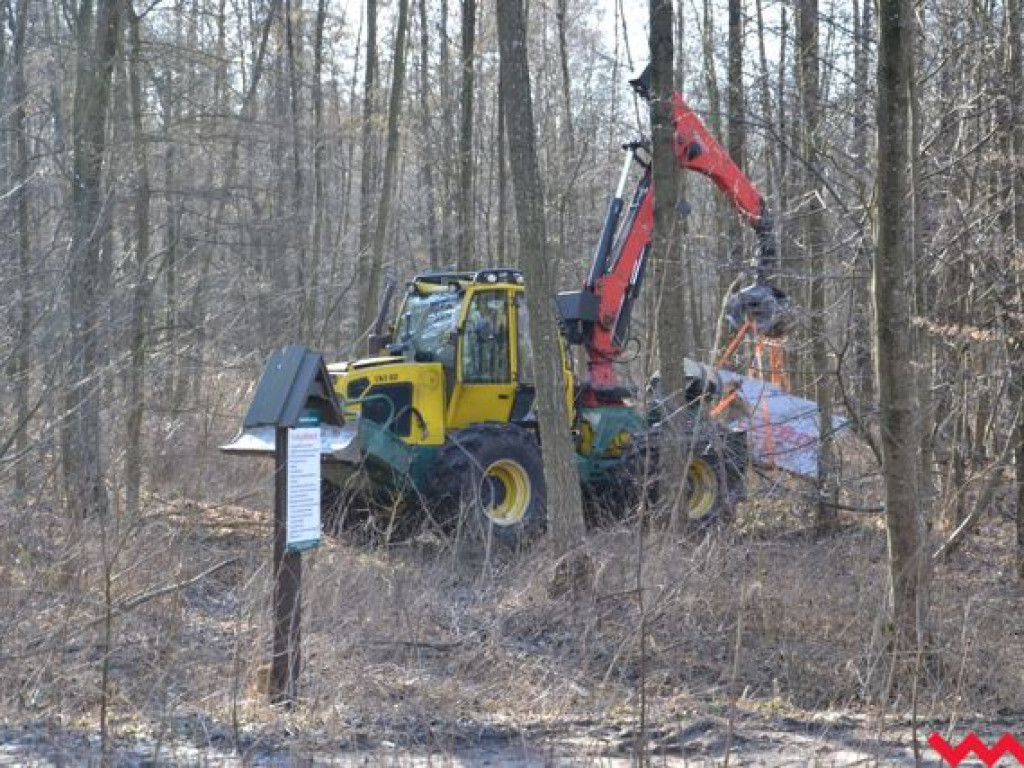 Po pół wieku rozebrano pomnik żołnierzy radzieckich w Sarnicach