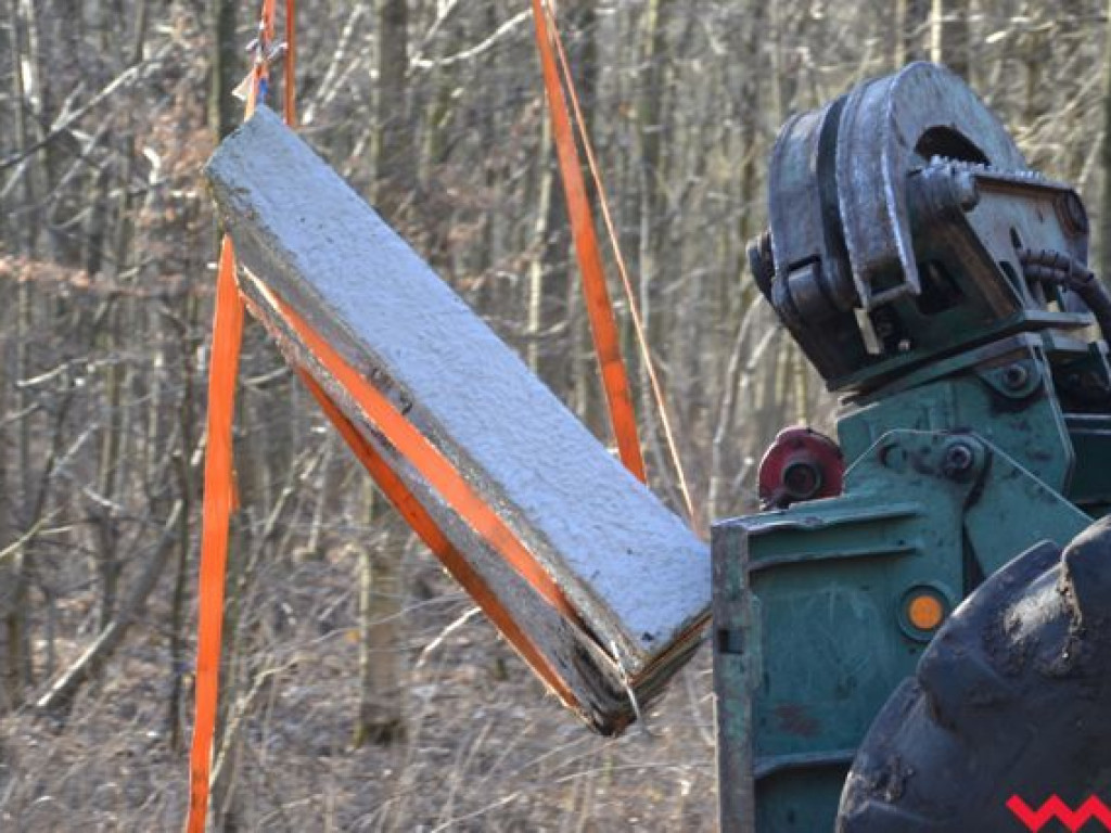 Po pół wieku rozebrano pomnik żołnierzy radzieckich w Sarnicach