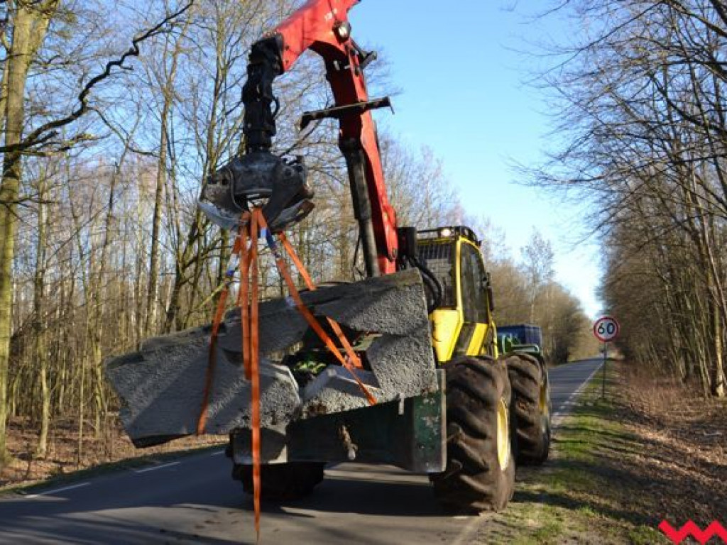 Po pół wieku rozebrano pomnik żołnierzy radzieckich w Sarnicach