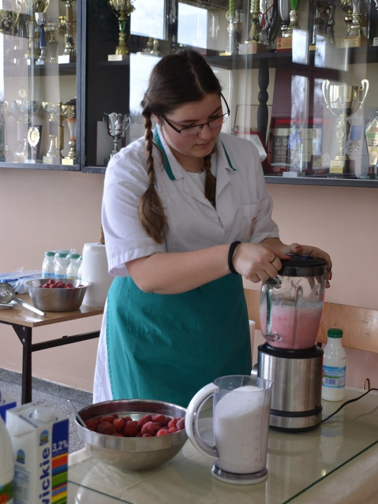 Kandydaci i kandydatki zapoznali się z ofertą edukacyjną Zespołu Szkół Technicznych i Ogólnokształcących