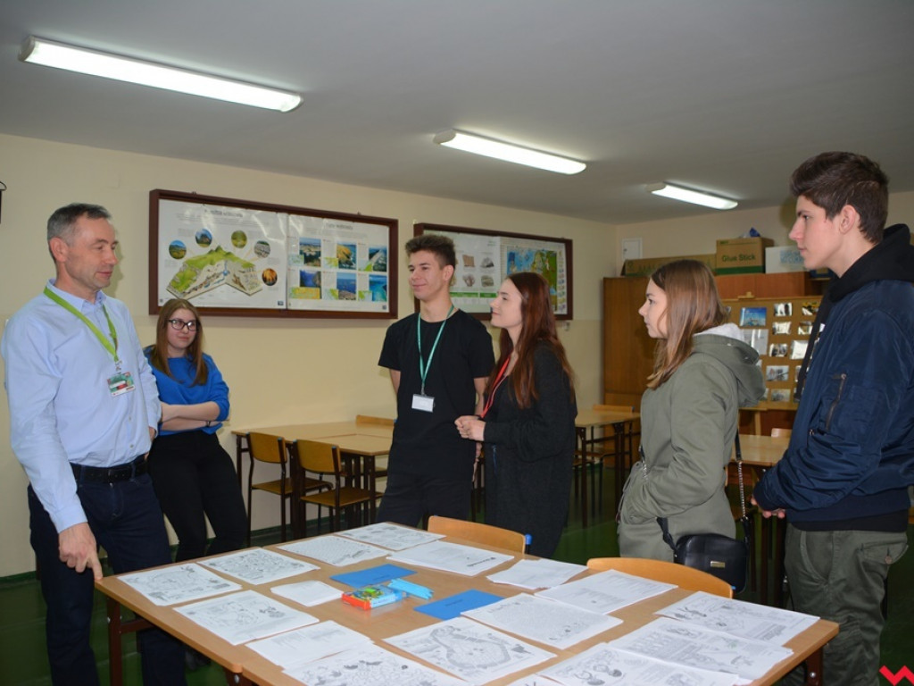 Kandydaci i kandydatki zapoznali się z ofertą edukacyjną Zespołu Szkół Technicznych i Ogólnokształcących