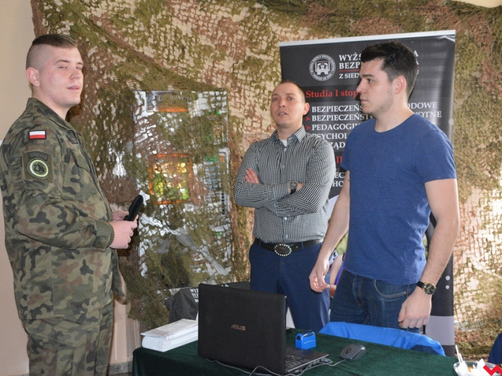 Kandydaci i kandydatki zapoznali się z ofertą edukacyjną Zespołu Szkół Technicznych i Ogólnokształcących