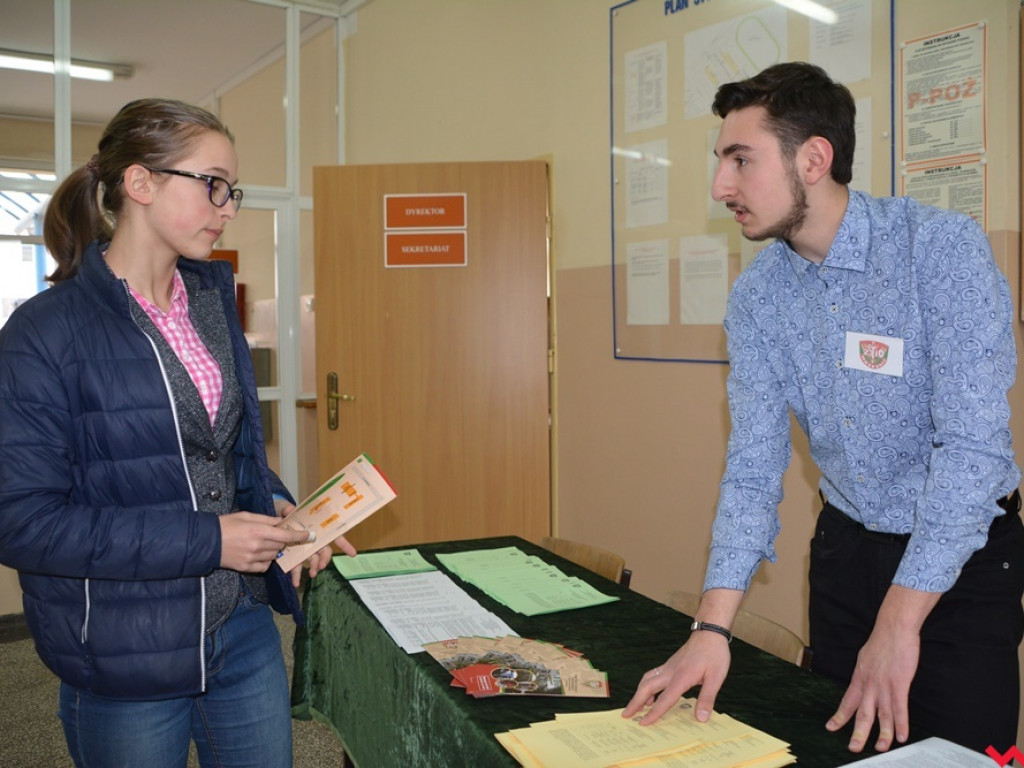 Kandydaci i kandydatki zapoznali się z ofertą edukacyjną Zespołu Szkół Technicznych i Ogólnokształcących