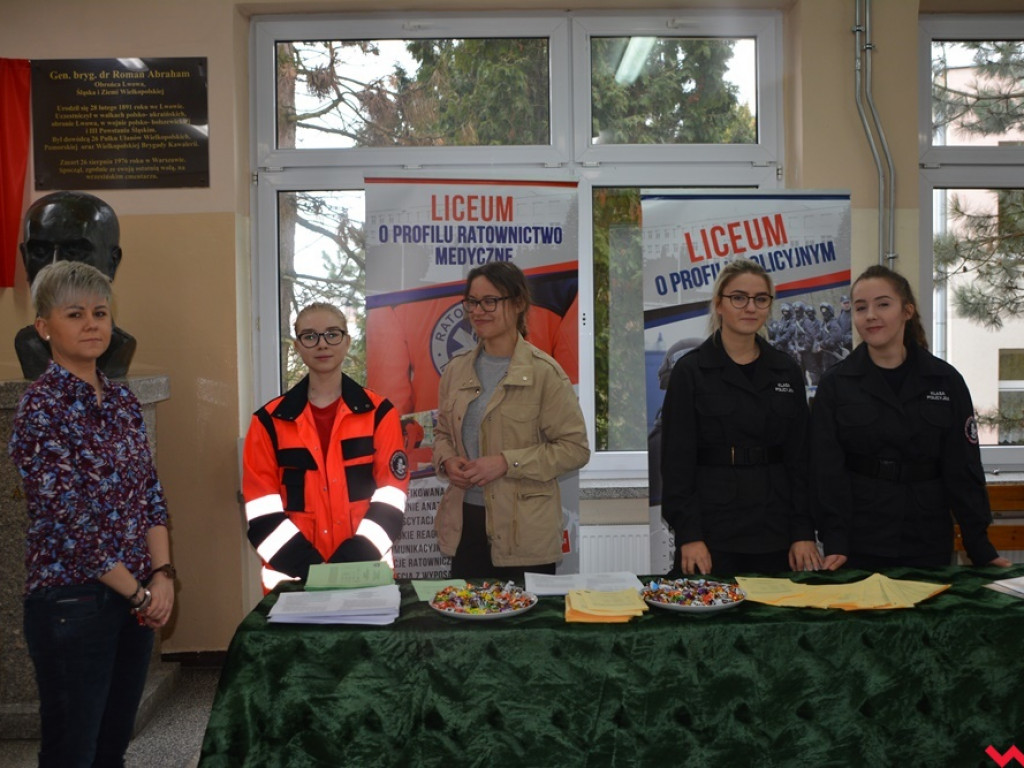 Kandydaci i kandydatki zapoznali się z ofertą edukacyjną Zespołu Szkół Technicznych i Ogólnokształcących