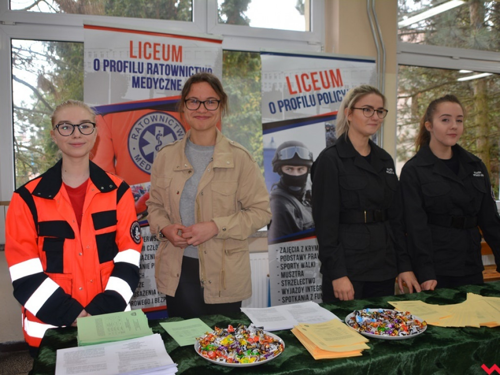 Kandydaci i kandydatki zapoznali się z ofertą edukacyjną Zespołu Szkół Technicznych i Ogólnokształcących